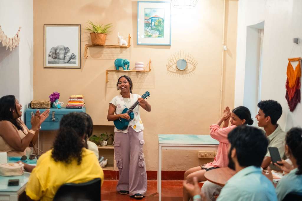 Music Performace on the Latin Quarter Amazing Race