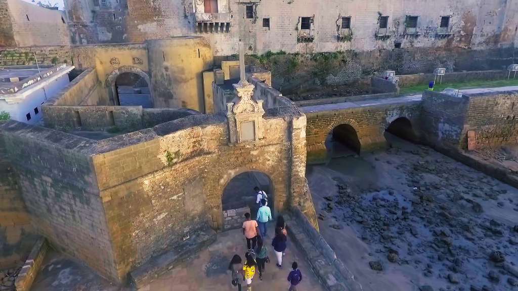 Exploring the historic Diu Fort with Make It Happen