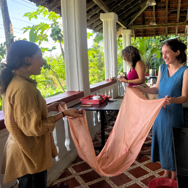 tie-and-die-mobile-5