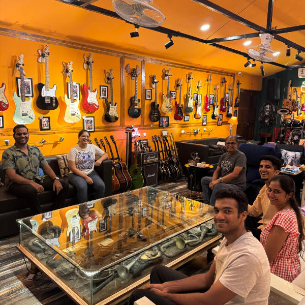 the-guitar-sanctury-mobile-1