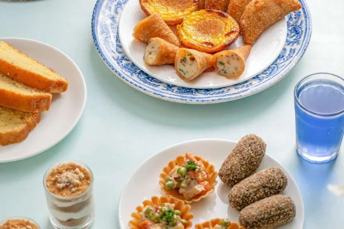 tea-trunk-portugese-featured